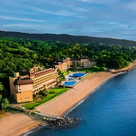 Апартаменты Lovely Nest With Glass Veranda *