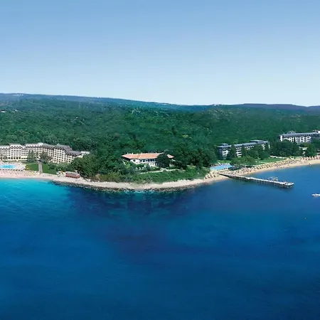 Апартаменты Lovely Nest With Glass Veranda