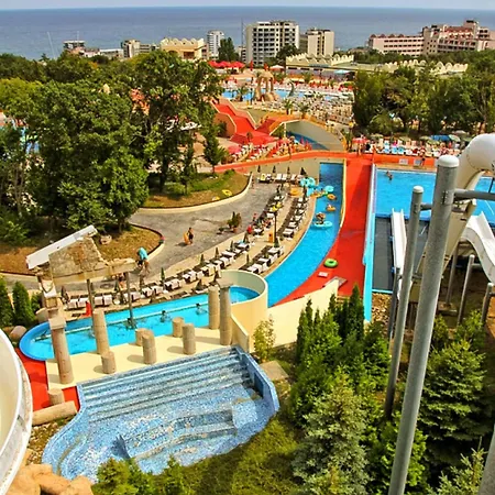 Апартаменты Lovely Nest With Glass Veranda *