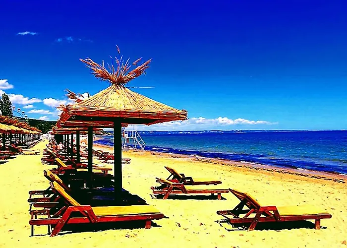 Lovely Nest With Glass Veranda Апартаменты *