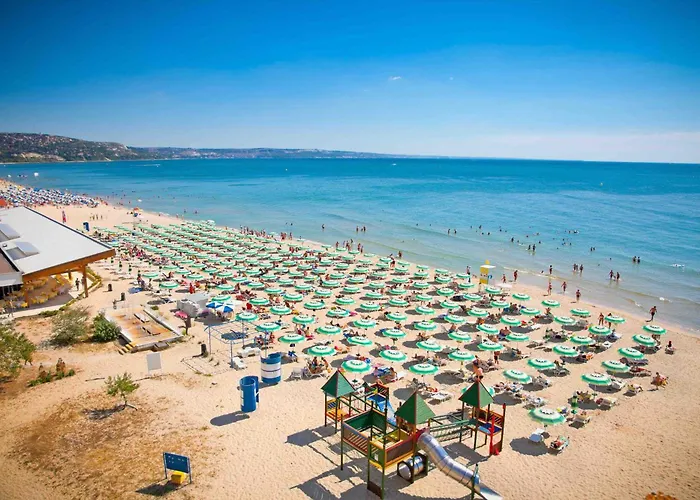 Апартаменты Lovely Nest With Glass Veranda *