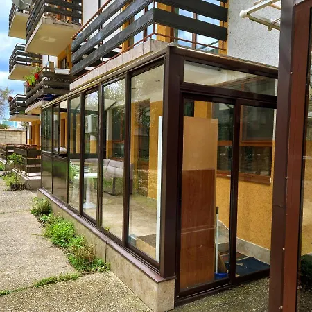 Lovely Nest With Glass Veranda Goudstrand